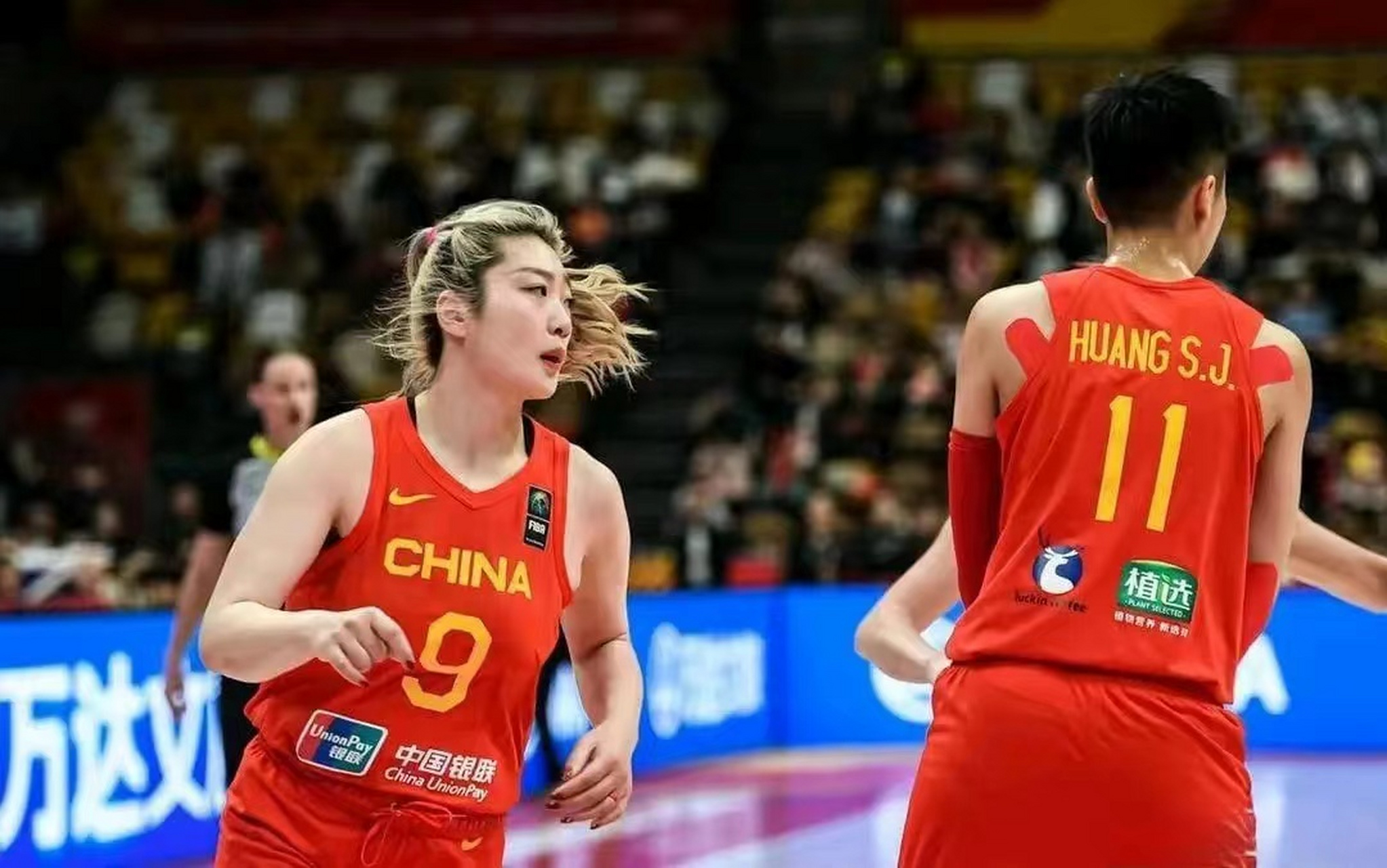 关于中国女篮国外拉练，提升战术配合实力的信息