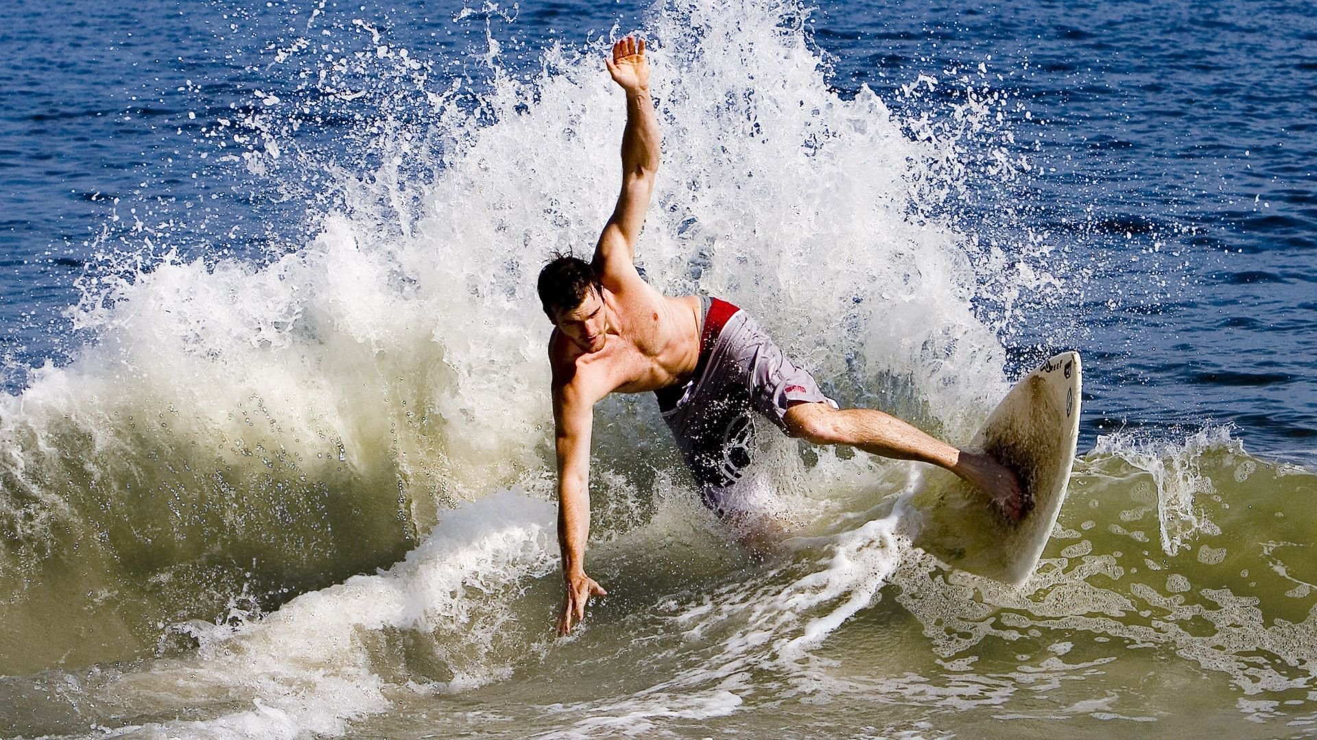 西甲激战夜，精彩远射和精彩扑救交响不断，西甲精彩集锦